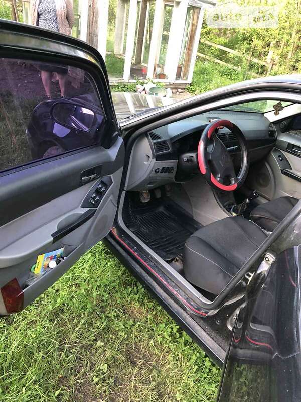Седан Geely MR 2008 в Долині