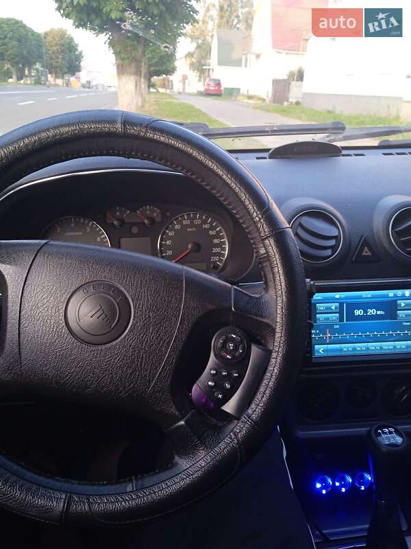 Седан Geely MR 2011 в Малині