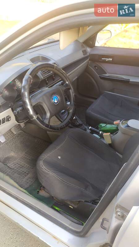 Хэтчбек Geely MR 2008 в Николаеве
