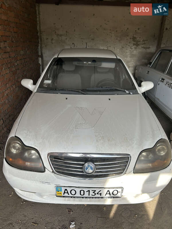 Хетчбек Geely MR 2007 в 