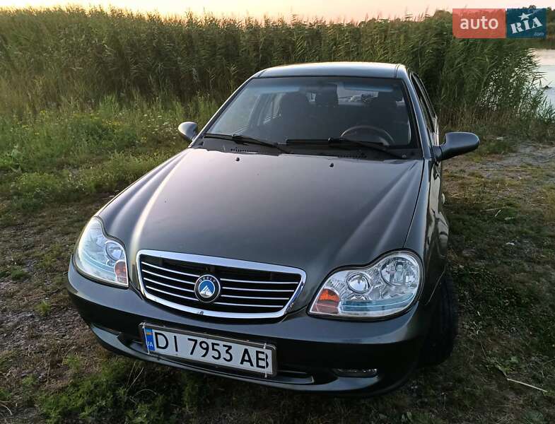 Седан Geely MR 2013 в 