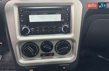 Седан Geely MR 2011 в 