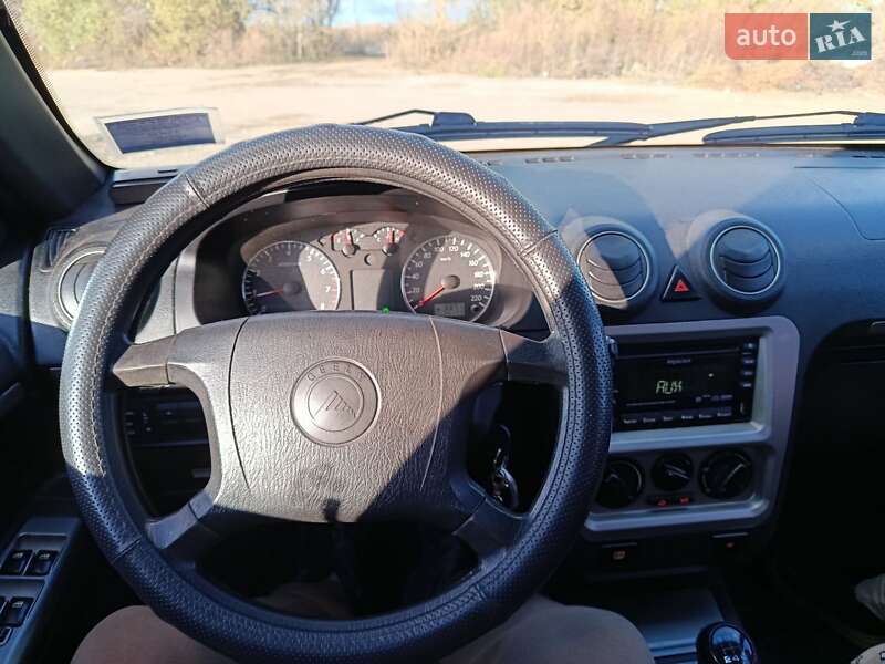 Седан Geely MR 2011 в Лановцах