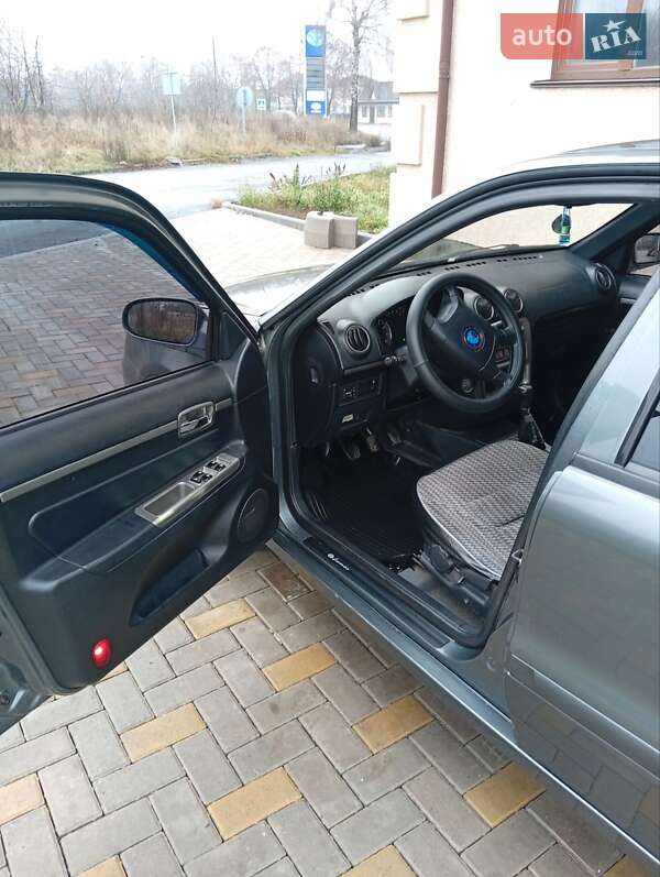 Хэтчбек Geely MR 2009 в Гайсине