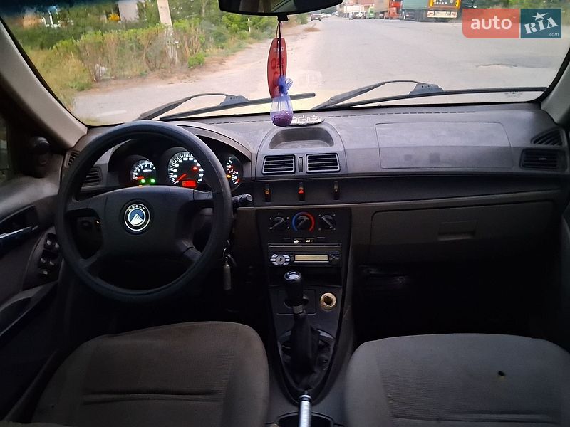 Хэтчбек Geely MR 2008 в Мирополе фото 13 Хэтчбек Geely MR 2008 в Мирополе