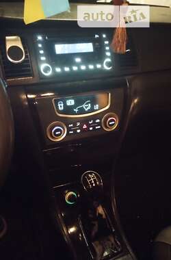 Седан Geely SL 2011 в 