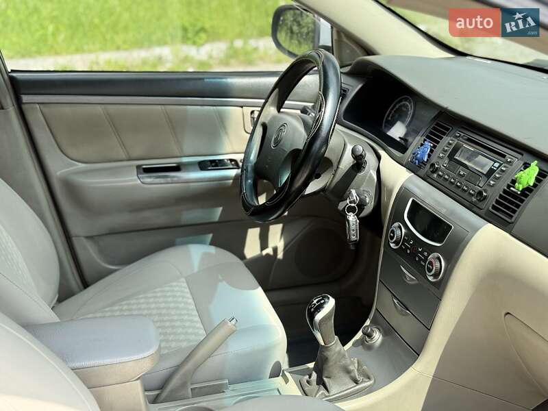 Седан Geely SL 2011 в 