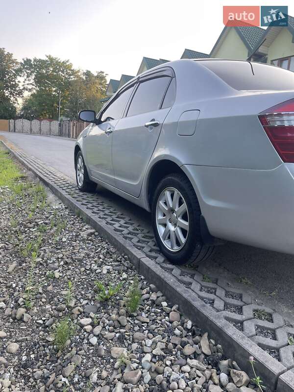 Седан Geely SL 2011 в Стрию