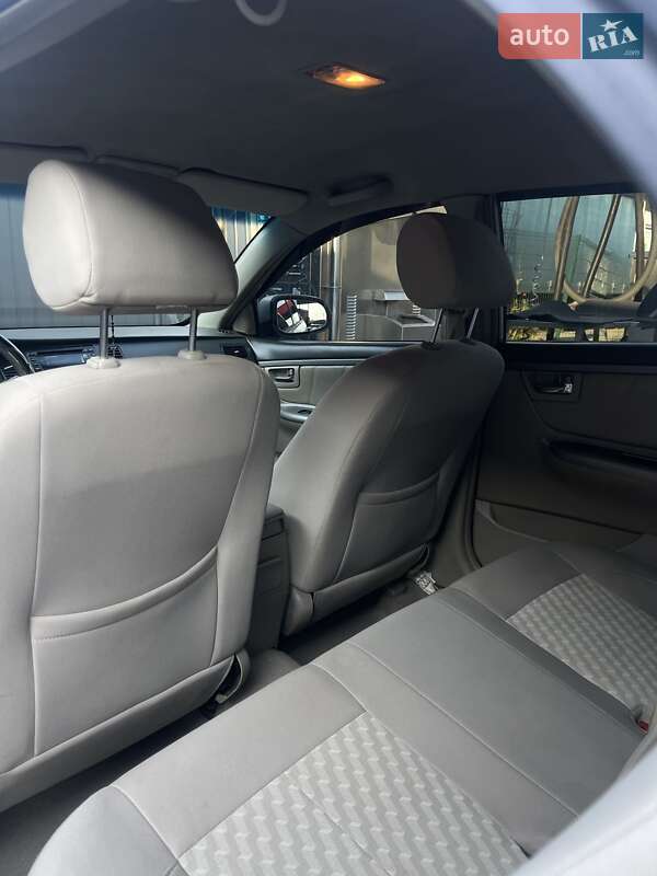 Седан Geely SL 2011 в Стрию