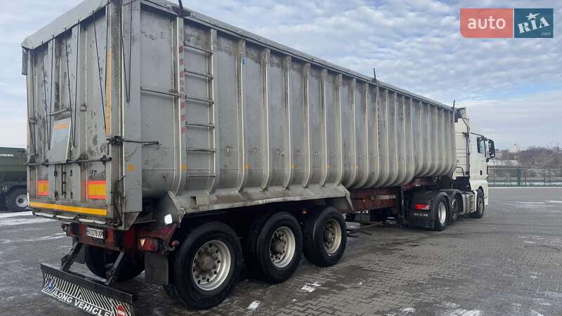 Зерновоз - напівпричіп General Trailers JDsa3 2002 в Рівному