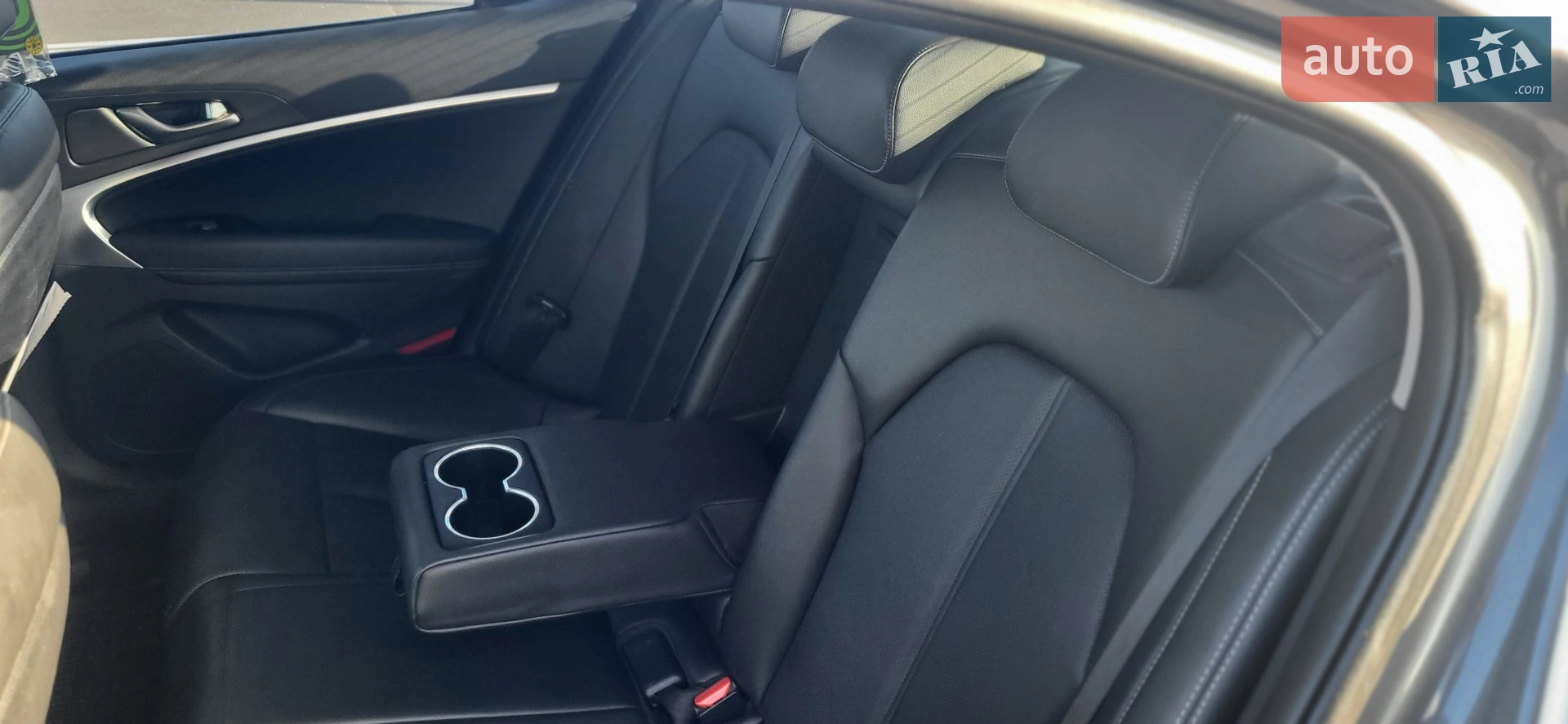 2018 Genesis G70 - мініатюра 29