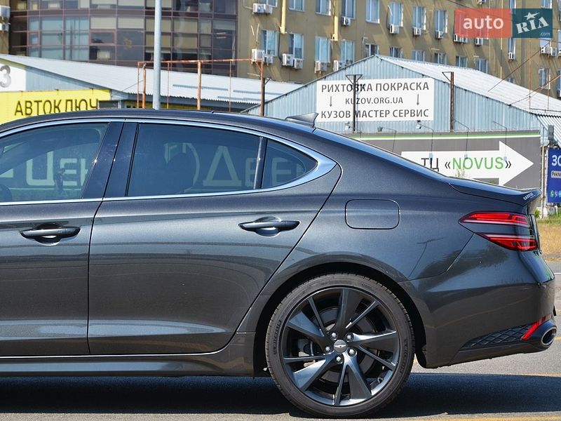 Седан Genesis G70 2023 в Киеве