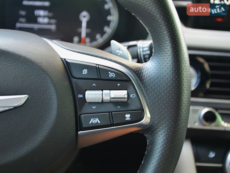 Седан Genesis G70 2023 в Киеве