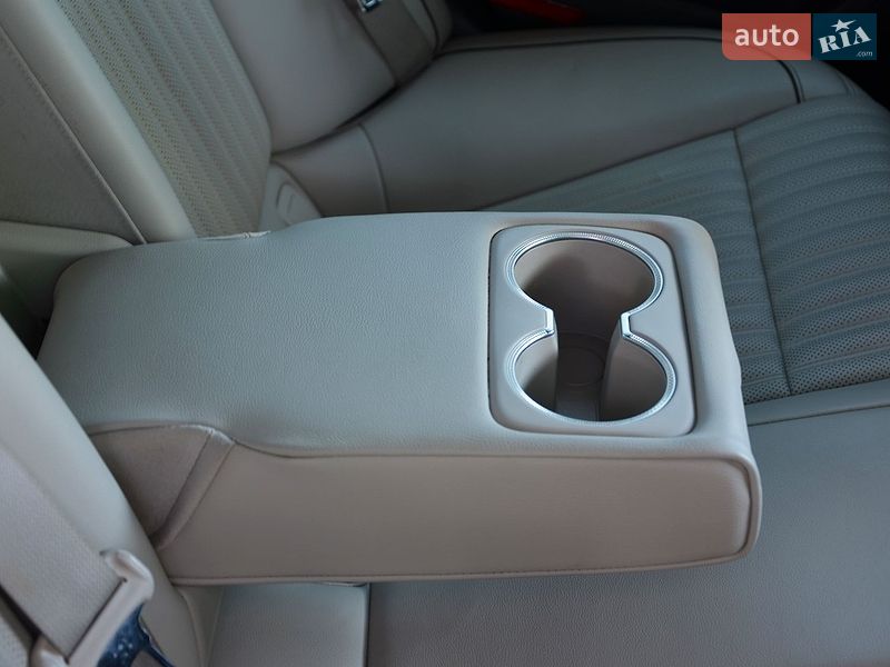 Седан Genesis G70 2023 в Киеве