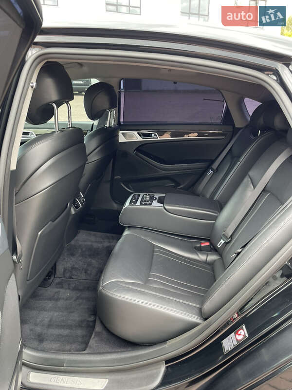 Седан Genesis G80 2016 в Ровно
