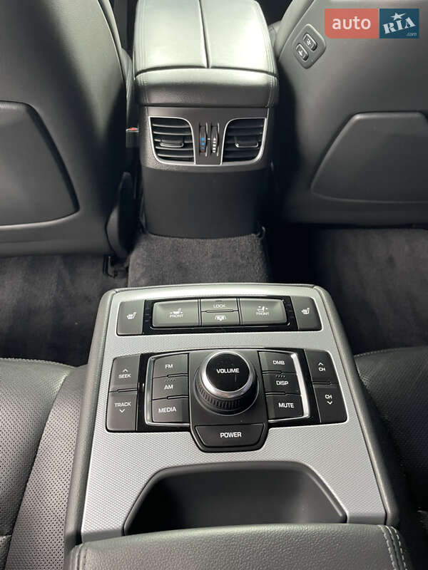 Седан Genesis G80 2016 в Ровно