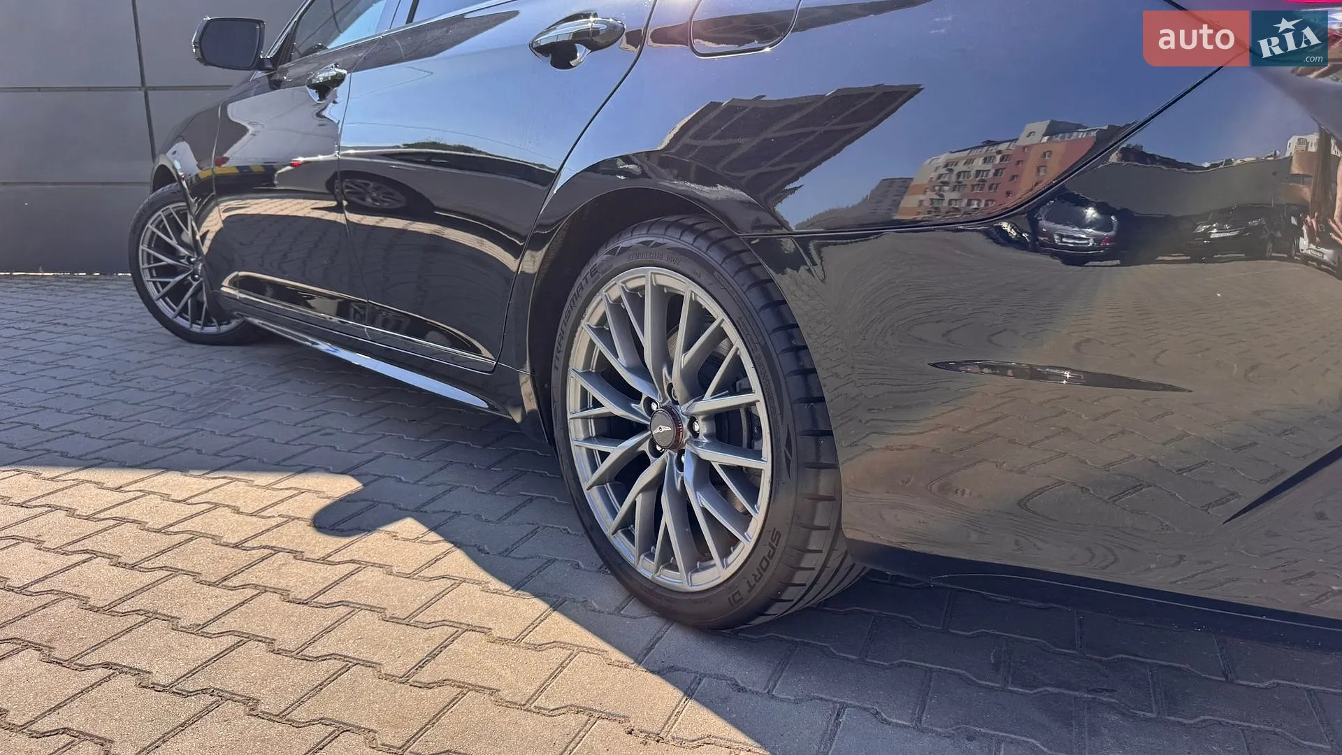 Genesis G80 2017 VIN KMHGN4JB4JU249544 фото оголошення 17 з 38