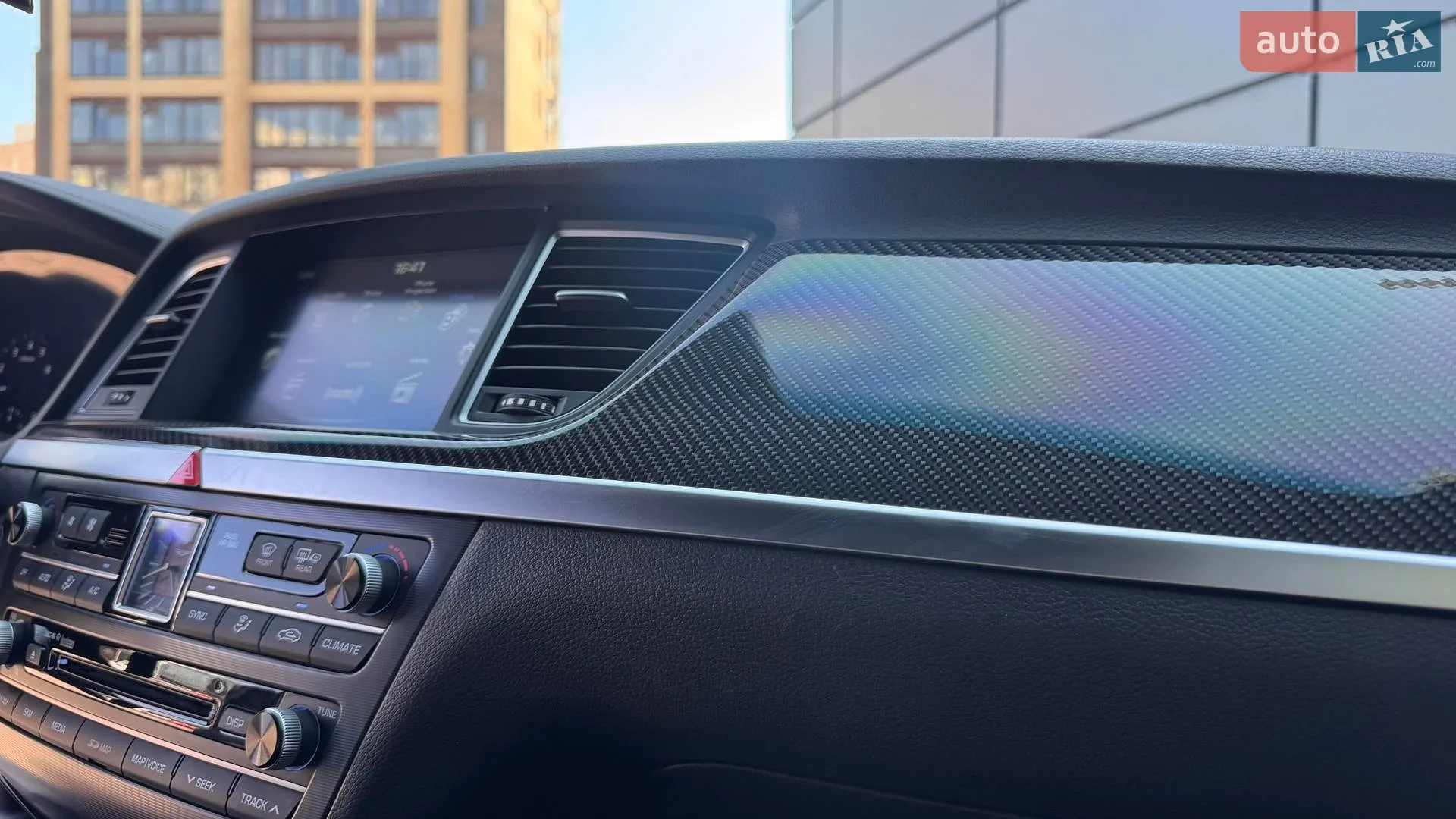 Genesis G80 2017 VIN KMHGN4JB4JU249544 фото оголошення 25 з 38