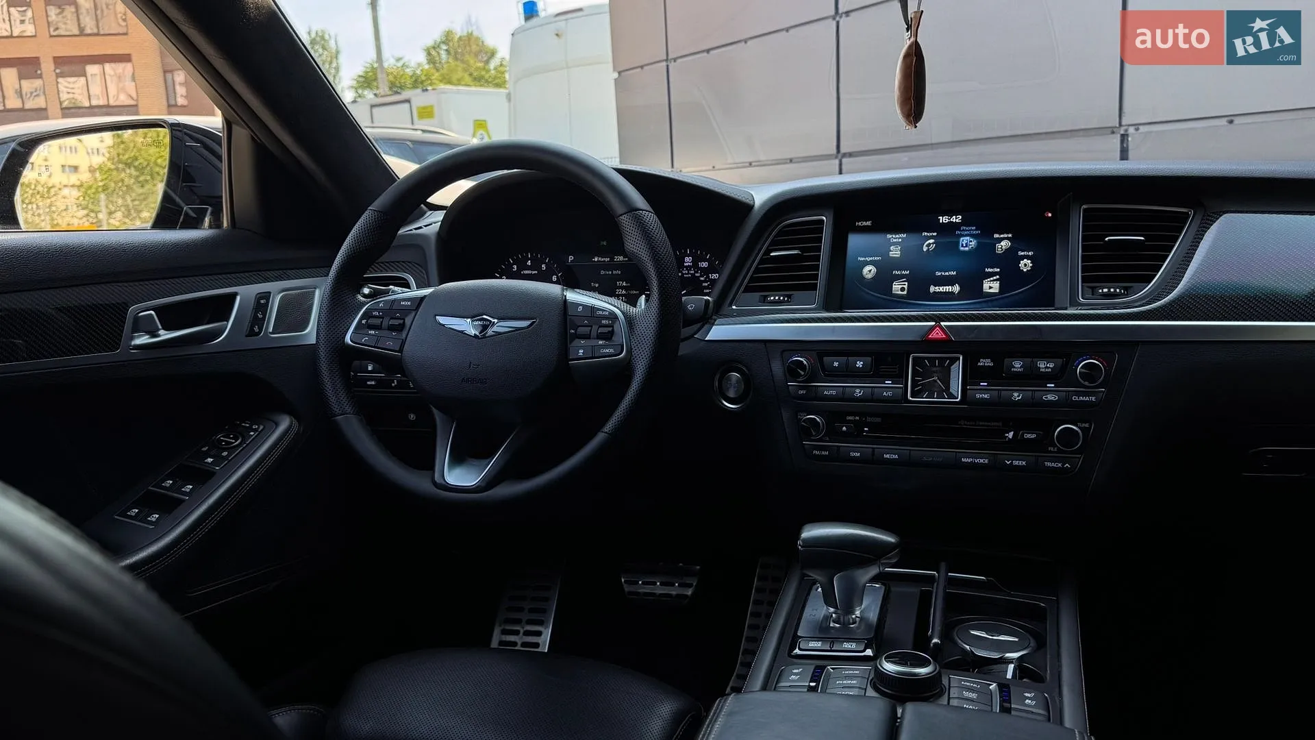 Genesis G80 2017 VIN KMHGN4JB4JU249544 фото оголошення 28 з 38