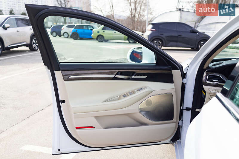 Седан Genesis G90 2018 в Киеве