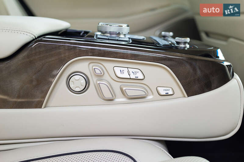 Седан Genesis G90 2018 в Киеве