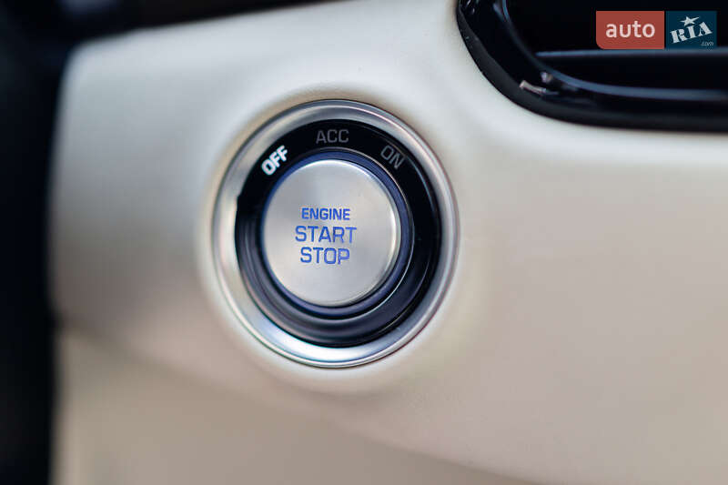 Седан Genesis G90 2018 в Киеве