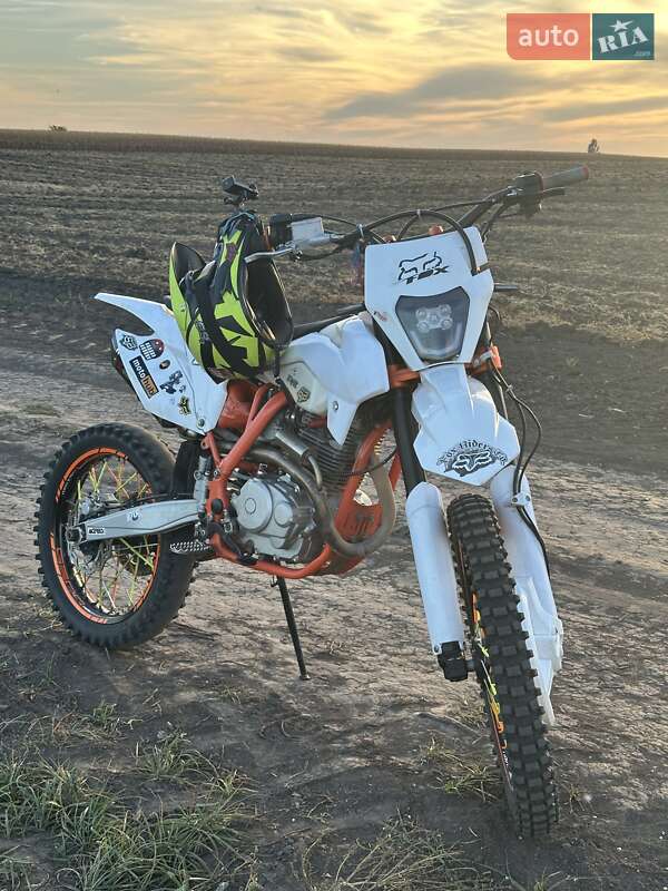 Мотоцикл Кросс Geon Terra-X 2021 в 
