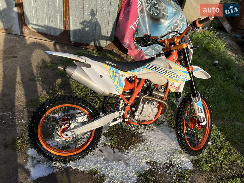 Мотоцикл Позашляховий (Enduro) Geon Terra-X 2019 в 