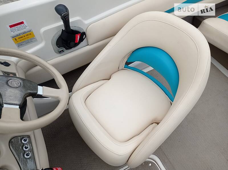 Моторна яхта Glastron Glastron 2003 в Василькові