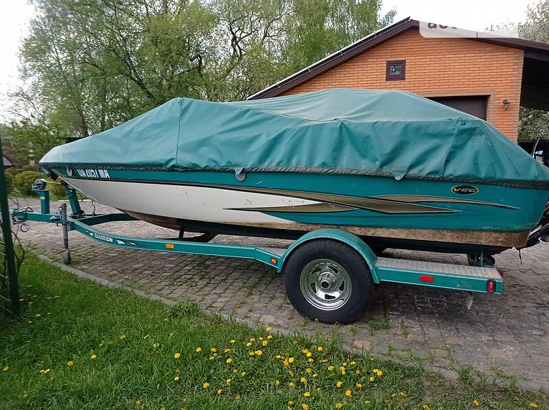 Моторна яхта Glastron Glastron 2003 в Василькові