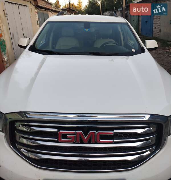 Позашляховик / Кросовер GMC Acadia 2017 в Житомирі