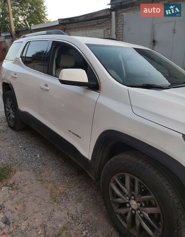 Позашляховик / Кросовер GMC Acadia 2017 в Житомирі