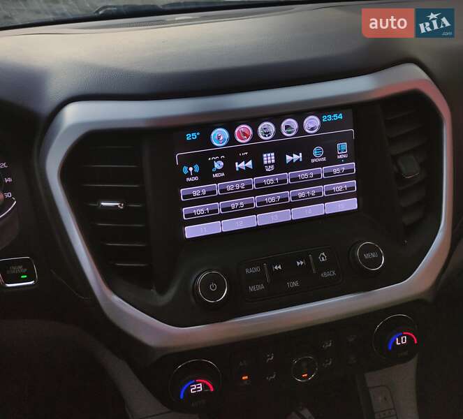 Позашляховик / Кросовер GMC Acadia 2017 в Житомирі