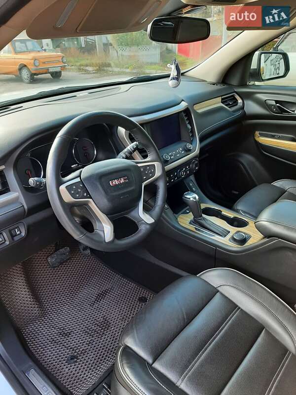 Позашляховик / Кросовер GMC Acadia 2017 в Новомосковську