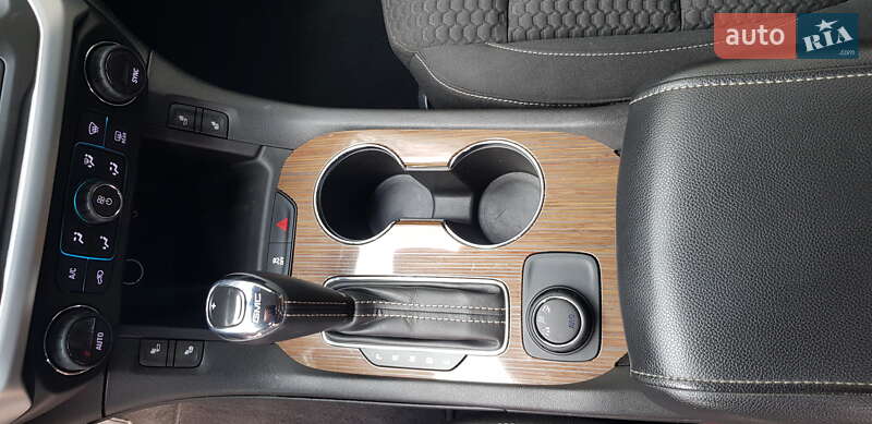 Внедорожник / Кроссовер GMC Acadia 2017 в Львове