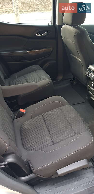 Внедорожник / Кроссовер GMC Acadia 2017 в Львове