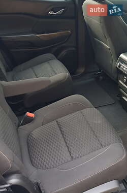 Внедорожник / Кроссовер GMC Acadia 2017 в 