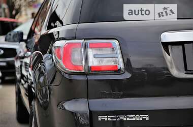 Внедорожник / Кроссовер GMC Acadia 2012 в 