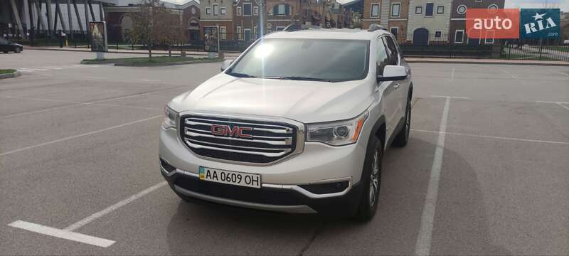 Позашляховик / Кросовер GMC Acadia 2017 в Києві