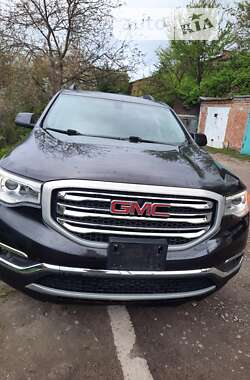 Внедорожник / Кроссовер GMC Acadia 2018 в 