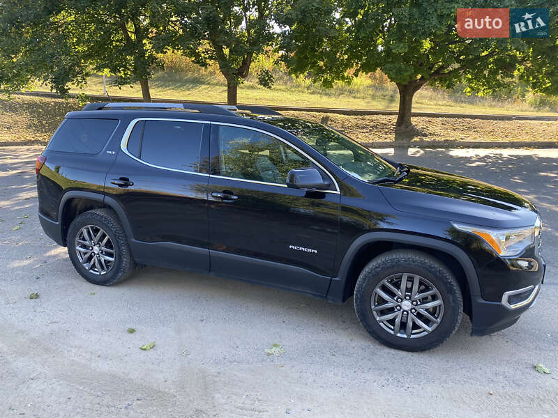 Внедорожник / Кроссовер GMC Acadia 2017 в Львове