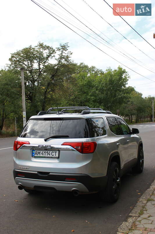 Позашляховик / Кросовер GMC Acadia 2017 в Тернополі