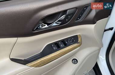 Внедорожник / Кроссовер GMC Acadia 2016 в 