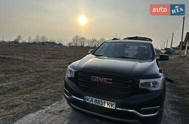 Внедорожник / Кроссовер GMC Acadia 2018 в 