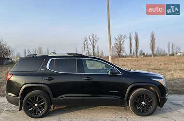 Внедорожник / Кроссовер GMC Acadia 2018 в 