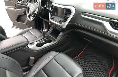 Внедорожник / Кроссовер GMC Acadia 2016 в Сваляве