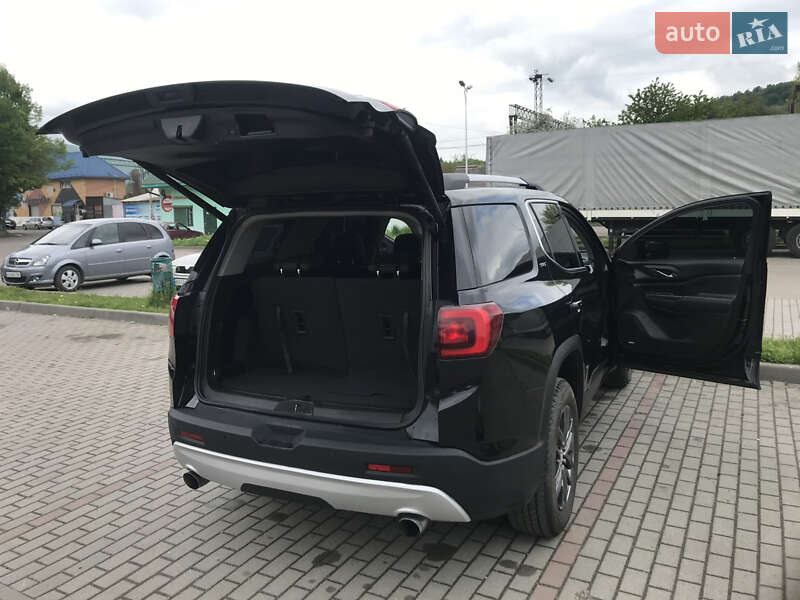 Внедорожник / Кроссовер GMC Acadia 2016 в Сваляве
