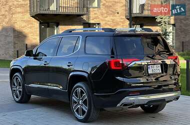 Позашляховик / Кросовер GMC Acadia 2016 в 