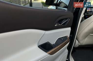 Позашляховик / Кросовер GMC Acadia 2016 в 