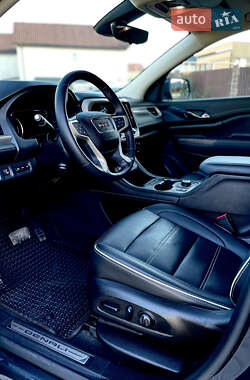Внедорожник / Кроссовер GMC Acadia 2020 в 